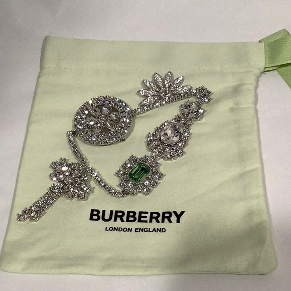 BURBERRY NEW Silver Runway Crystal Daisy Chandelie